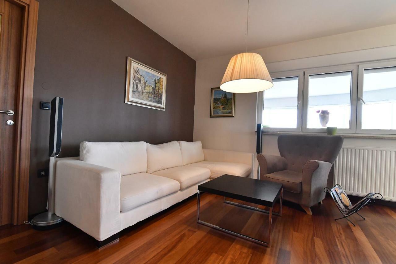 City Penthouse Vita Pula Exterior foto