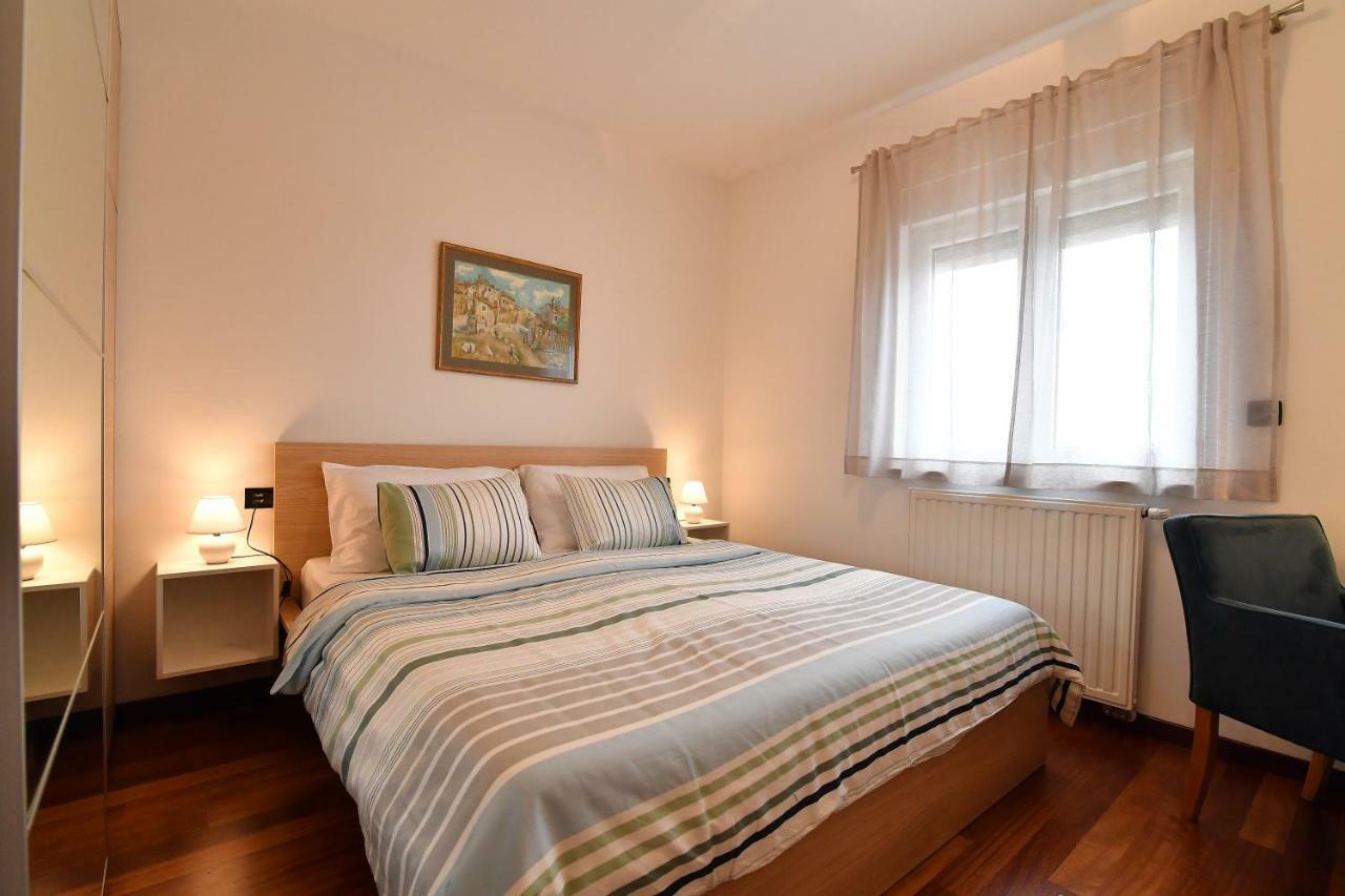 City Penthouse Vita Pula Exterior foto